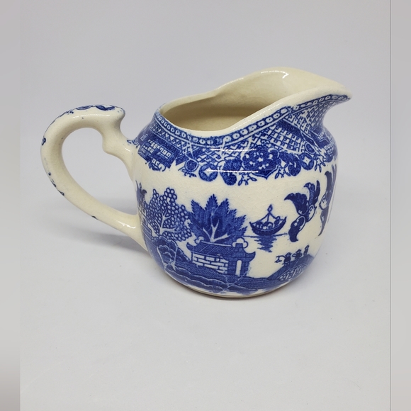 Blue Willow Creamer~Japan Vintage Pre-Owned 3.25" - Picture 3 of 12